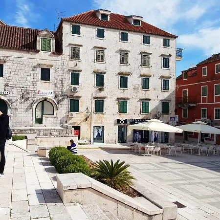Lejlighed Square *